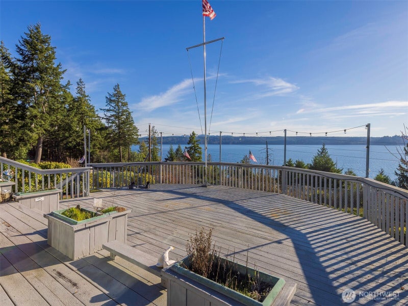 81 Seamount Drive