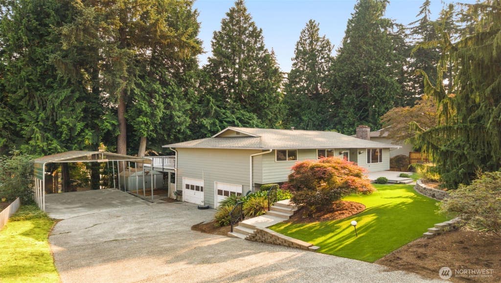 Photo of 10763 NE 139th Street, Kirkland, WA 98034 (MLS # 2547591)