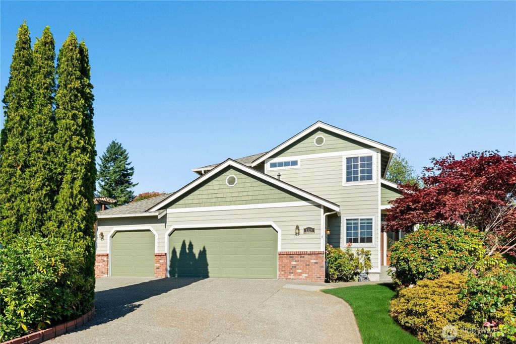 Photo of 1328 Monterey Avenue NE, Renton, WA 98056 (MLS # 2408927)