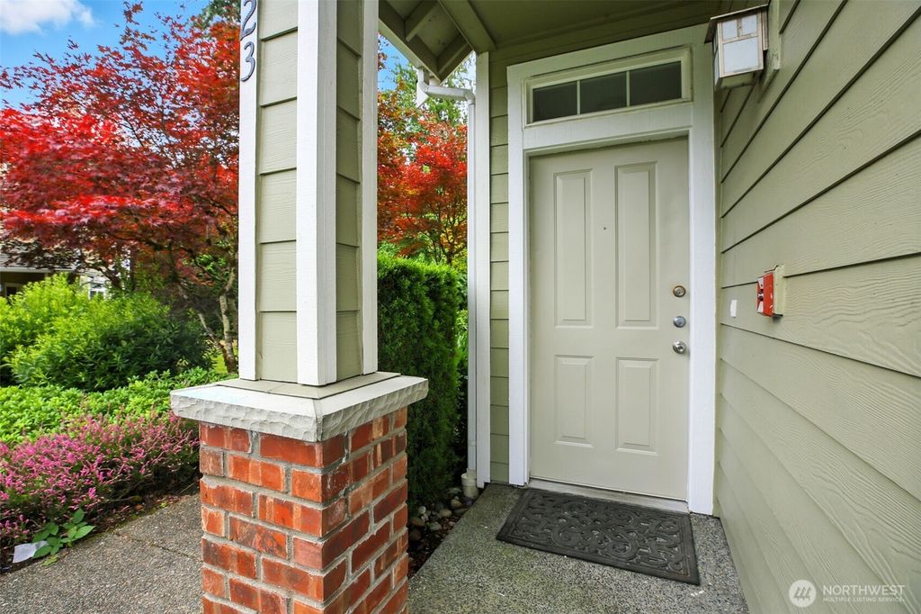 Photo of 723 241st Lane SE, Sammamish, WA 98074 (MLS # 2419505)
