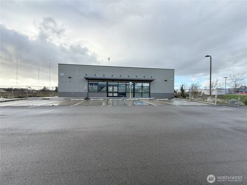 Photo of 2021 Freeway Drive, Mount Vernon, WA 98273 (MLS # 2473255)