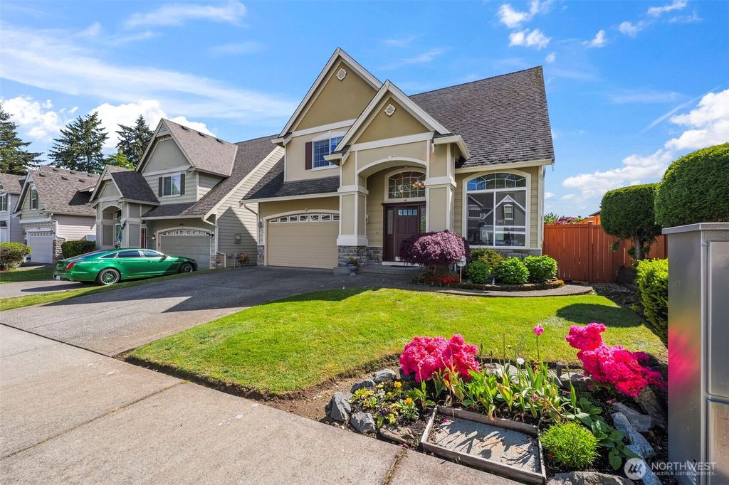 Photo of 36010 11th Avenue SW, Federal Way, WA 98023 (MLS # 2526264)