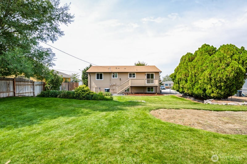 1213 S Skyline Drive