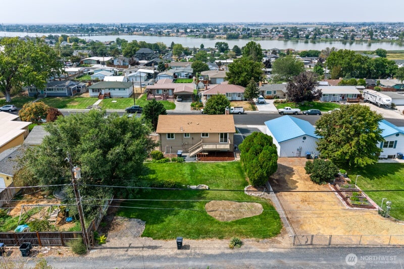 1213 S Skyline Drive