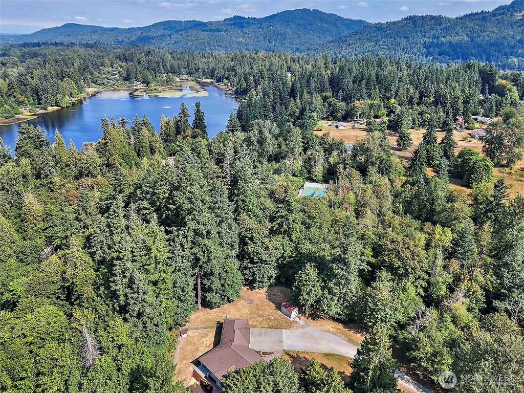 Photo of 14333 196th Avenue SE, Renton, WA 98059 (MLS # 2413386)