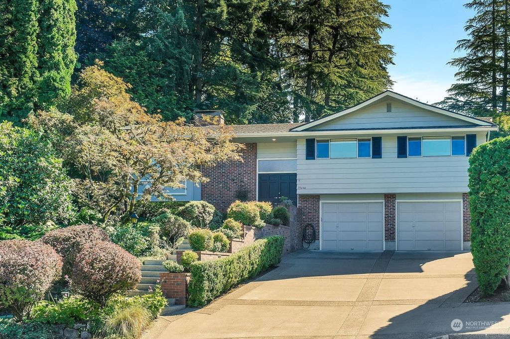 Photo of 19200 51st Avenue NE, Lake Forest Park, WA 98155 (MLS # 2286456)