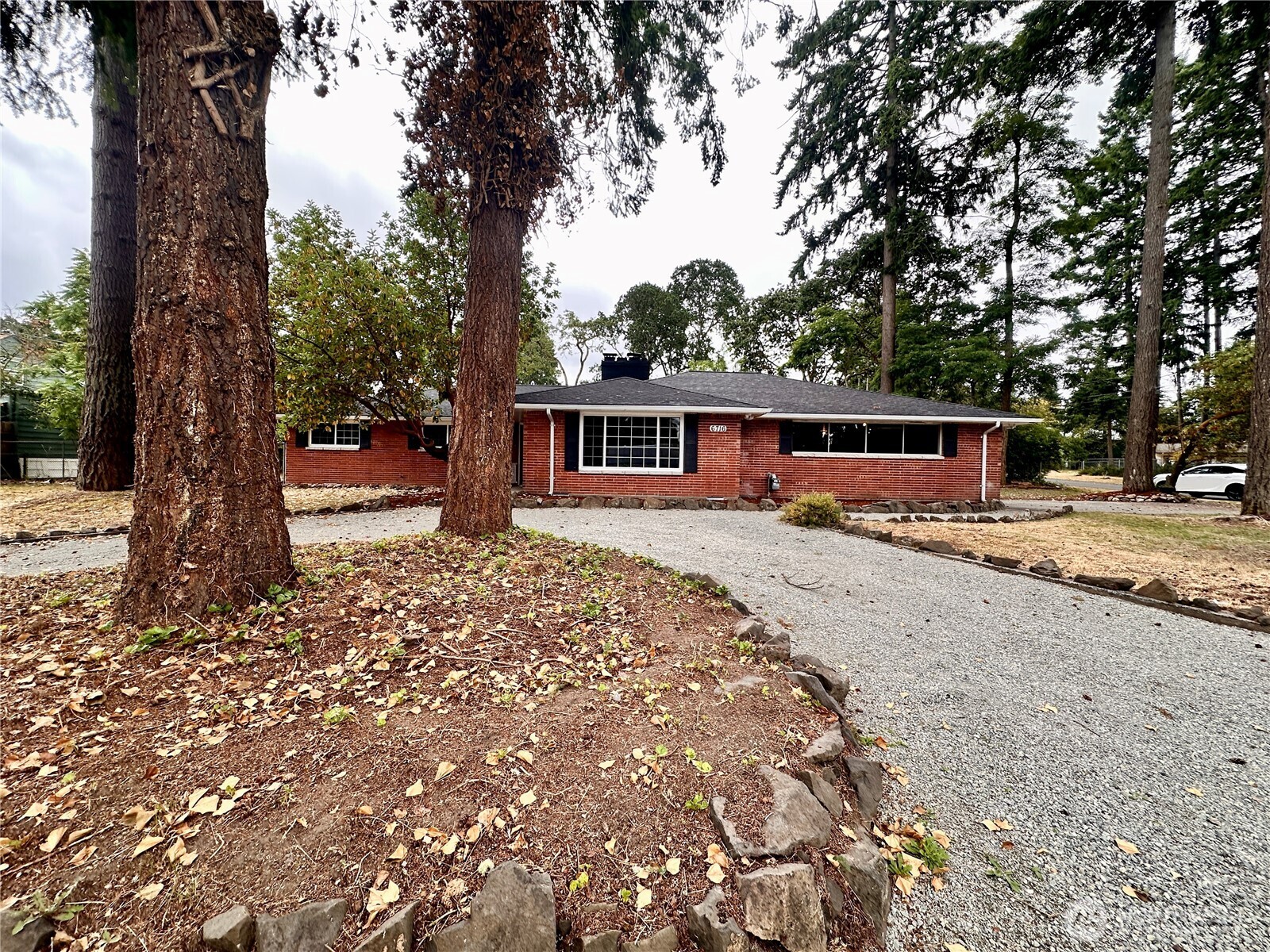 6716 Mt Tacoma Drive SW
