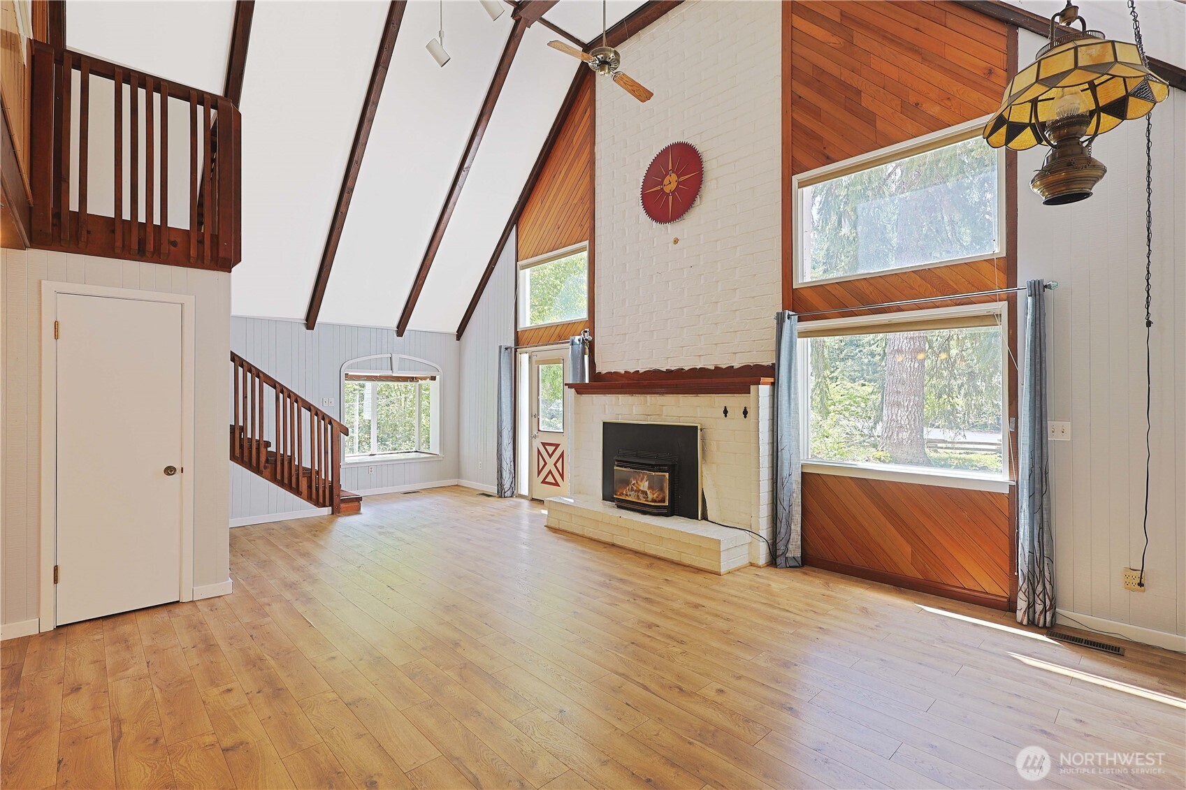 109 Mountain View Drive S