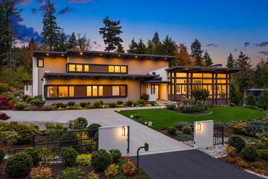 Photo of 27232 SE Grand Ridge Drive, Issaquah, WA 98029 (MLS # 2599521)