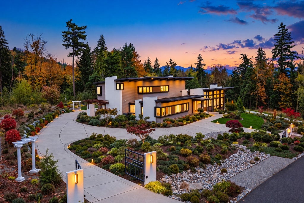 Photo of 27232 SE Grand Ridge Drive, Issaquah, WA 98029 (MLS # 2599521)