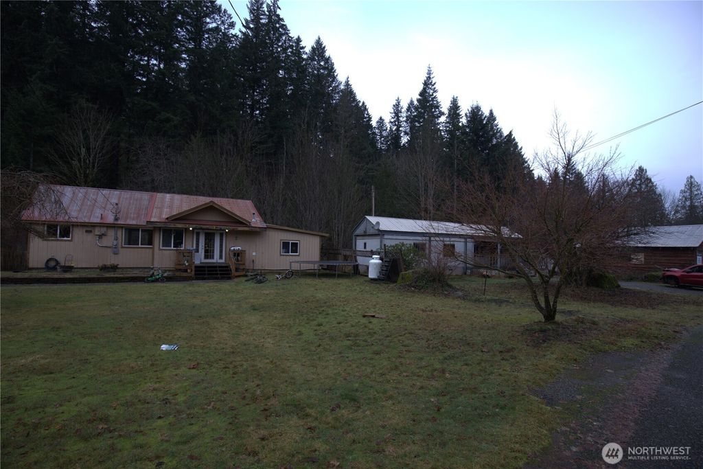 Photo of 26610 469th Avenue NE, Darrington, WA 98241 (MLS # 2470538)