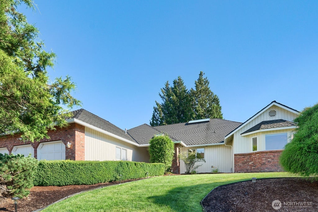 Photo of 527 SW 331ST Street, Federal Way, WA 98023 (MLS # 2561919)