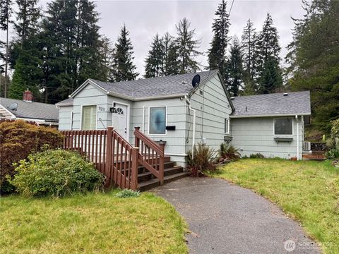 Photo of 928 Bradford Street, Raymond, WA 98577 (MLS # 2486580)