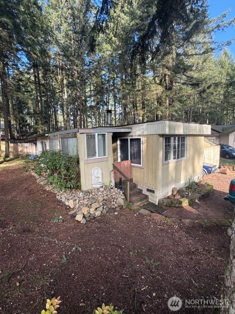 Photo of 10 E Barnsby Place, Shelton, WA 98584 (MLS # 2477089)