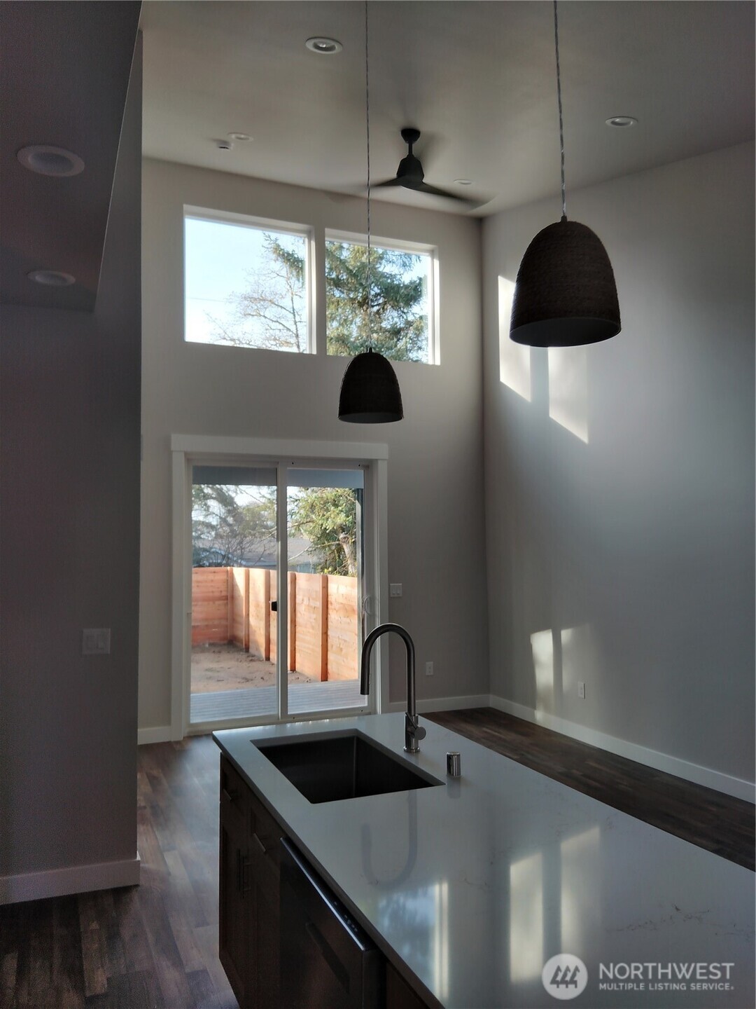 659 Sunset Avenue NE