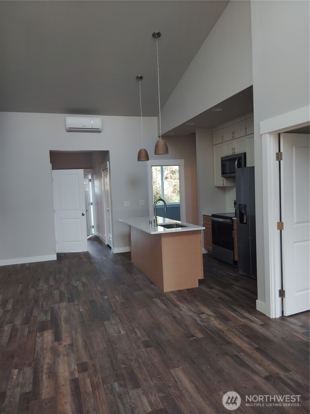 659 Sunset Avenue NE