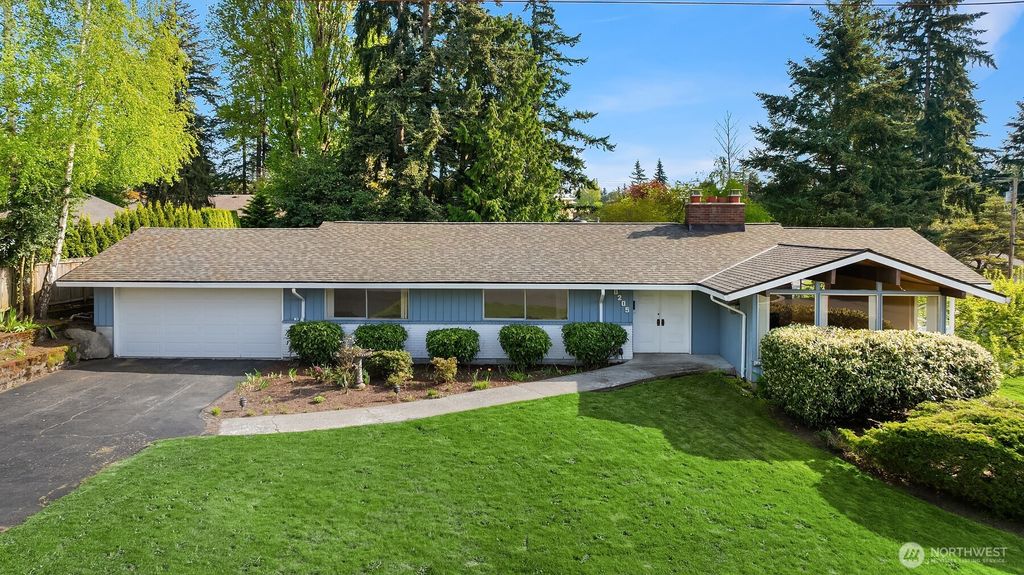 Photo of 8205 SE 71st Street, Mercer Island, WA 98040 (MLS # 2366677)