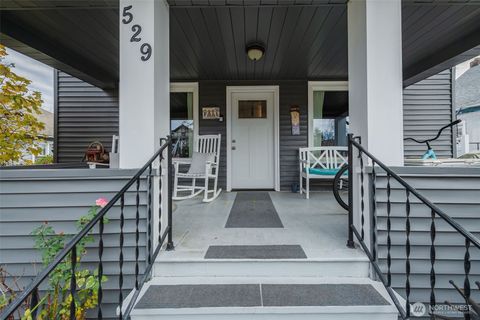 Photo of 529 Douglas Street, Wenatchee, WA 98801 (MLS # 2435495)