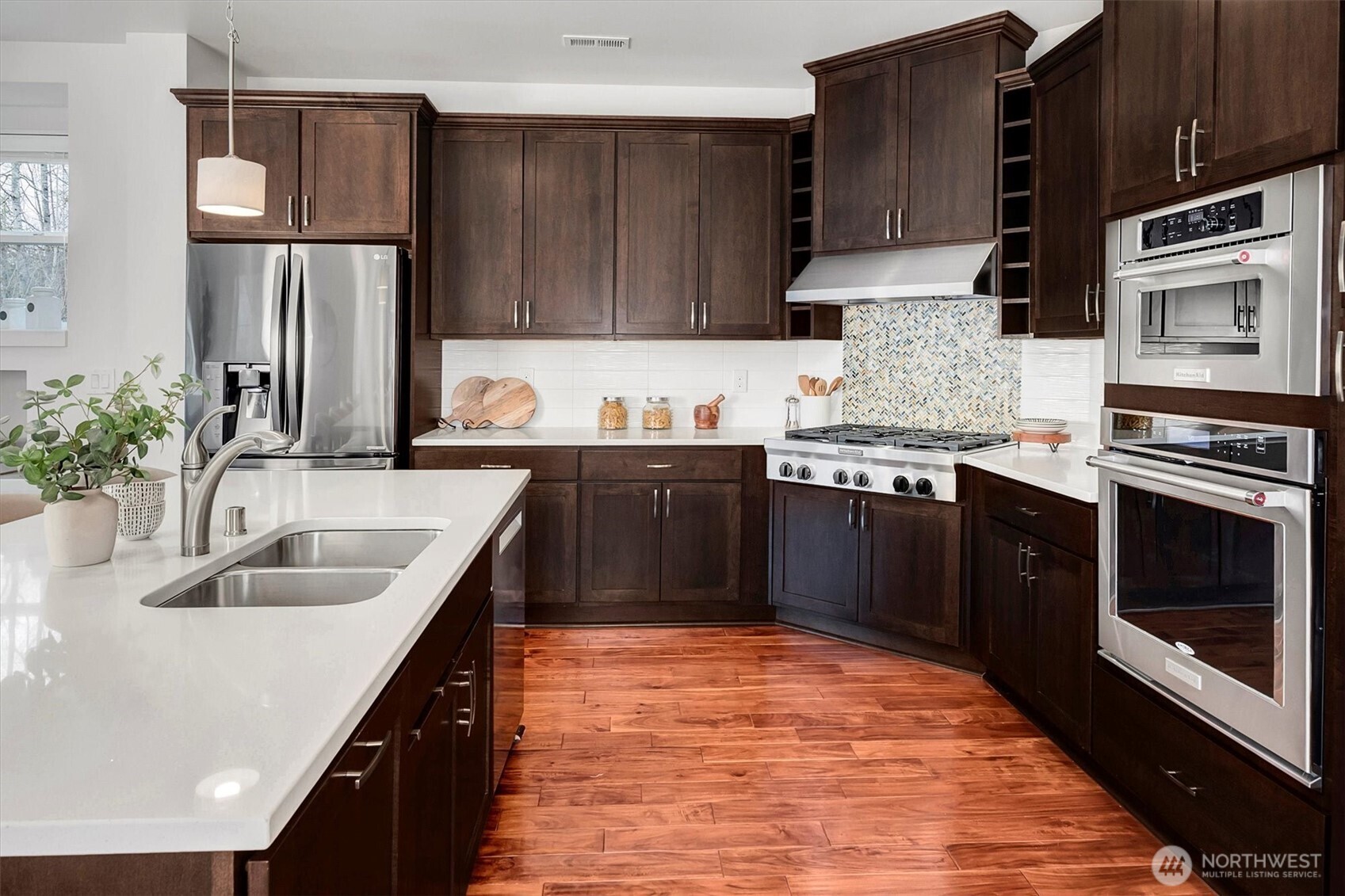 1421 246th Avenue NE