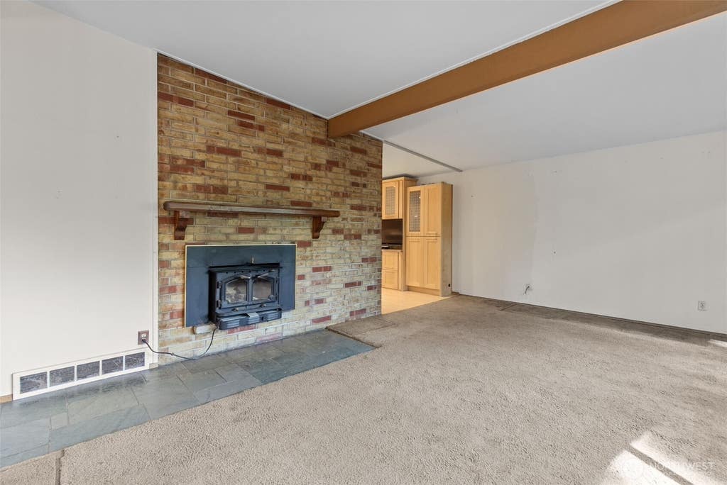 Photo of 16639 SE 8th Street, Bellevue, WA 98008 (MLS # 2574837)