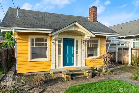 Photo of 1911 Columbia Street SW, Olympia, WA 98501 (MLS # 2466947)