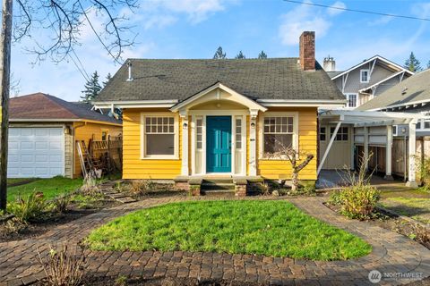 Photo of 1911 Columbia Street SW, Olympia, WA 98501 (MLS # 2466947)