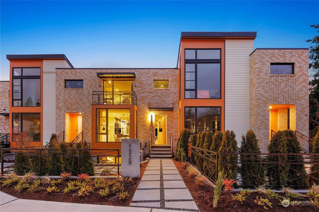 Photo of 1329 Market Street, Kirkland, WA 98033 (MLS # 2183536)