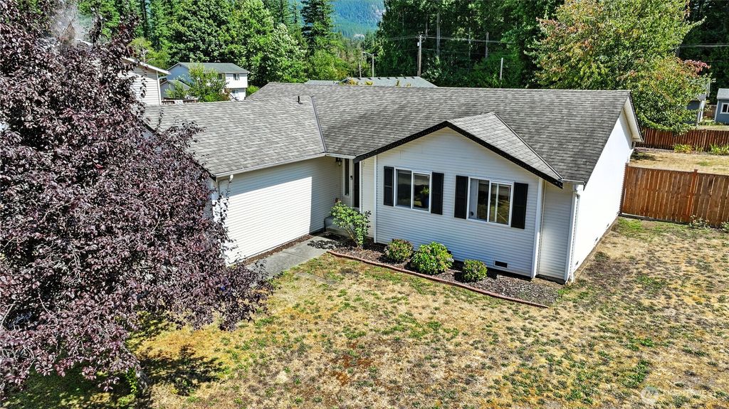 Photo of 323 Woodhaven Court, Gold Bar, WA 98251 (MLS # 2423817)