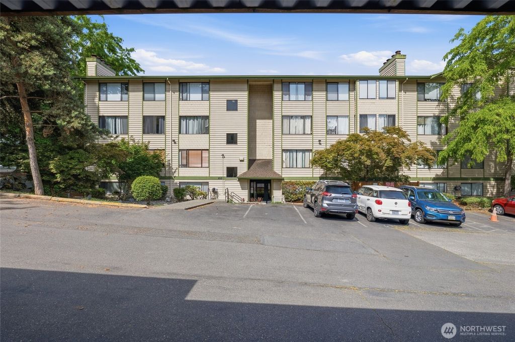 Photo of 9512 1st Avenue NE #202, Seattle, WA 98115 (MLS # 2549419)