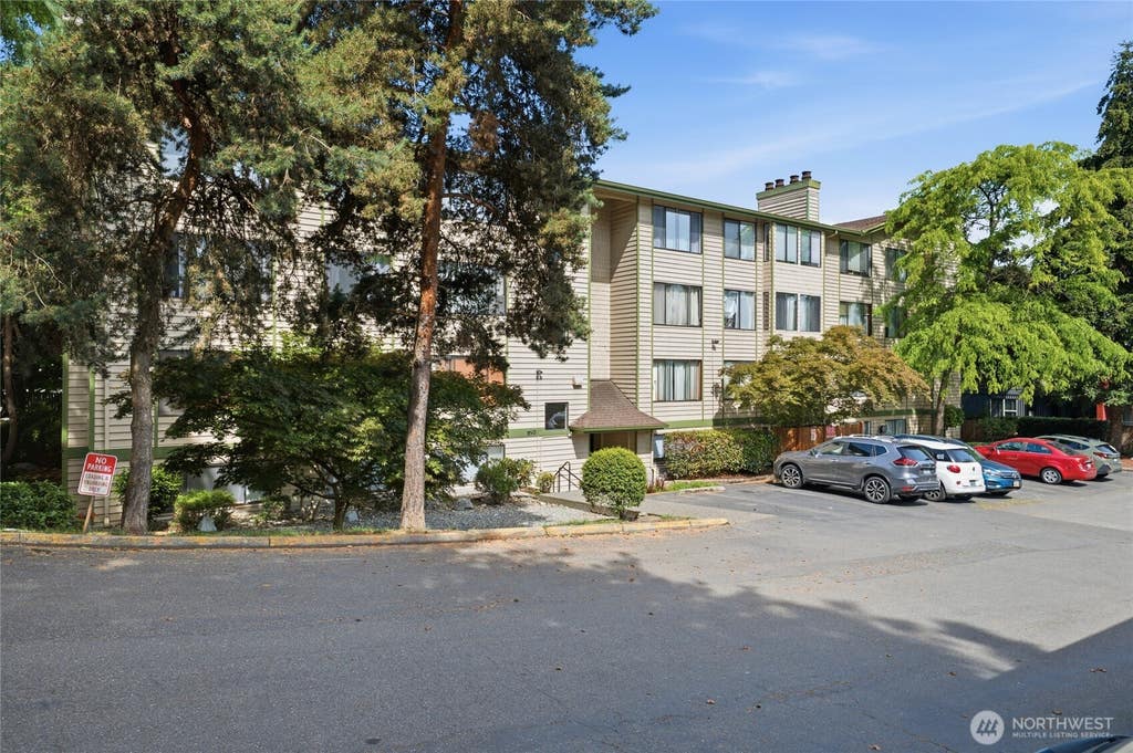 Photo of 9512 1st Avenue NE #202, Seattle, WA 98115 (MLS # 2549419)