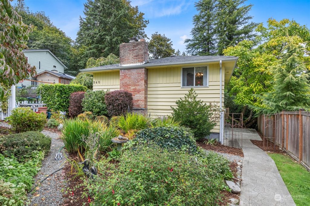 Photo of 260 SW Gibson Lane, Issaquah, WA 98027 (MLS # 2159287)