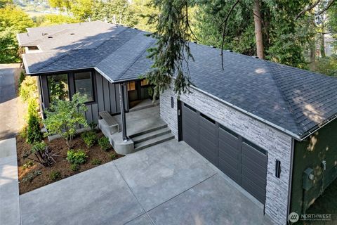 Photo of 4322 102nd Court NE, Kirkland, WA 98033 (MLS # 2466131)