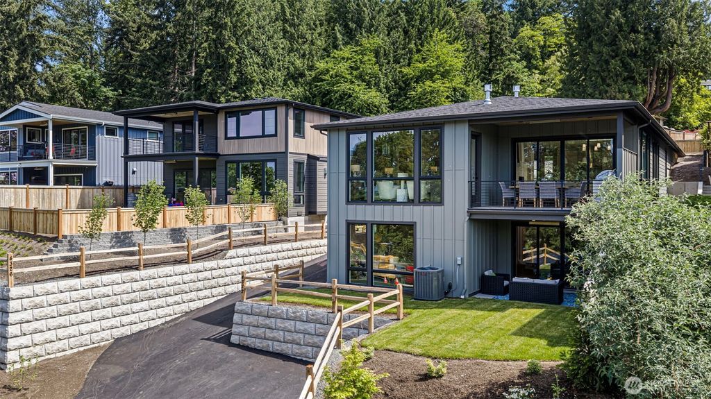 Photo of 4322 102nd Court NE, Kirkland, WA 98033 (MLS # 2466131)