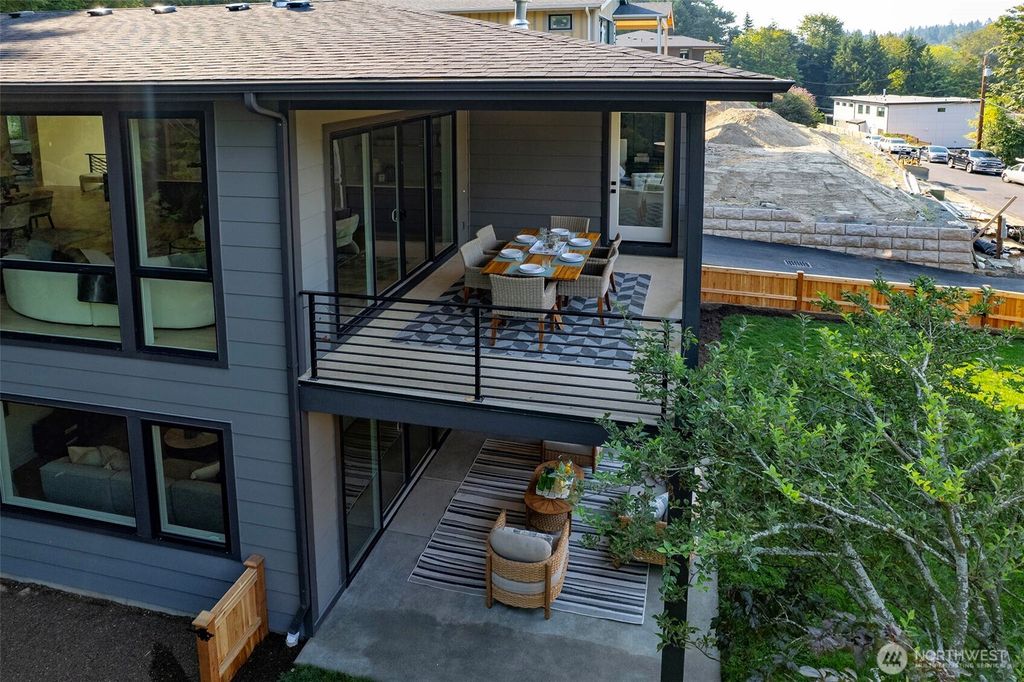 Photo of 4322 102nd Court NE, Kirkland, WA 98033 (MLS # 2466131)