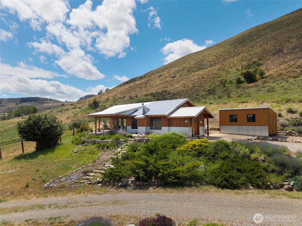 Photo of 14 Patterson Lake Road, Winthrop, WA 98862 (MLS # 2539399)