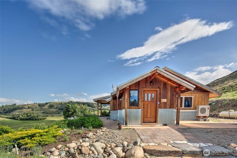 Photo of 14 Patterson Lake Road, Winthrop, WA 98862 (MLS # 2539399)