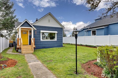 Photo of 1523 7th Street, Bremerton, WA 98337 (MLS # 2481302)