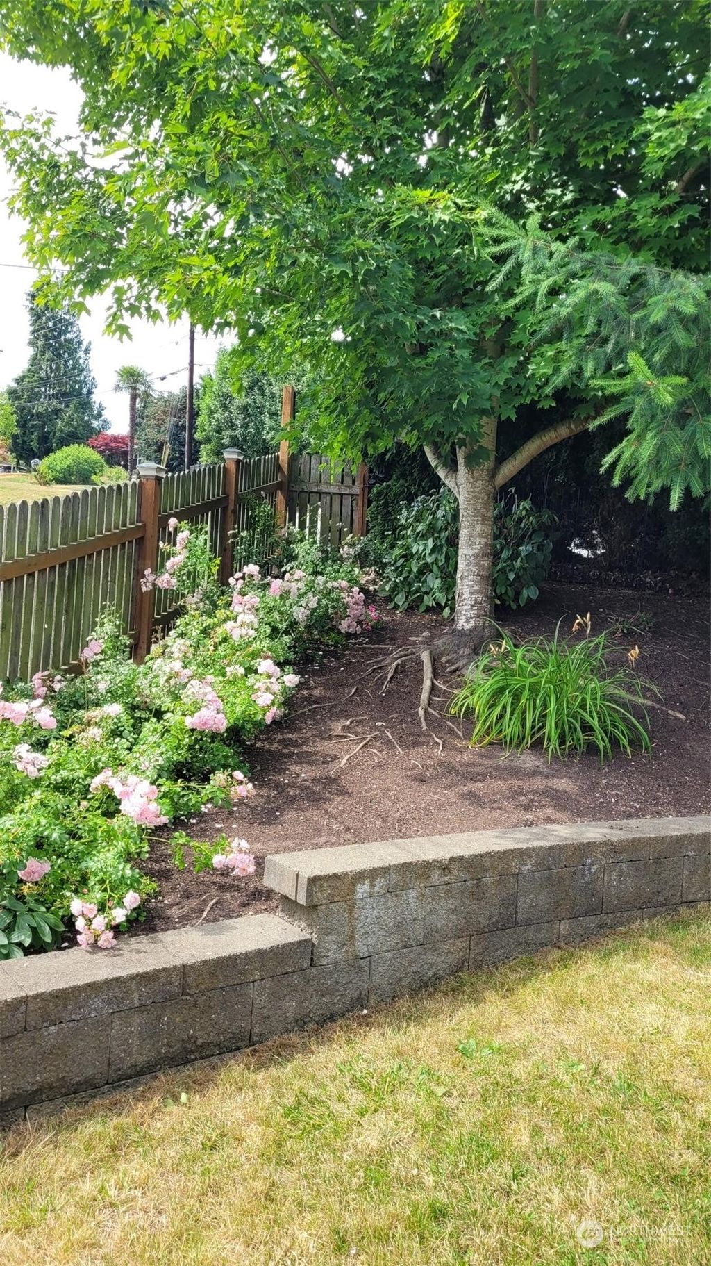 Photo of 115 Bridgeway, Everett, WA 98201 (MLS # 2266545)