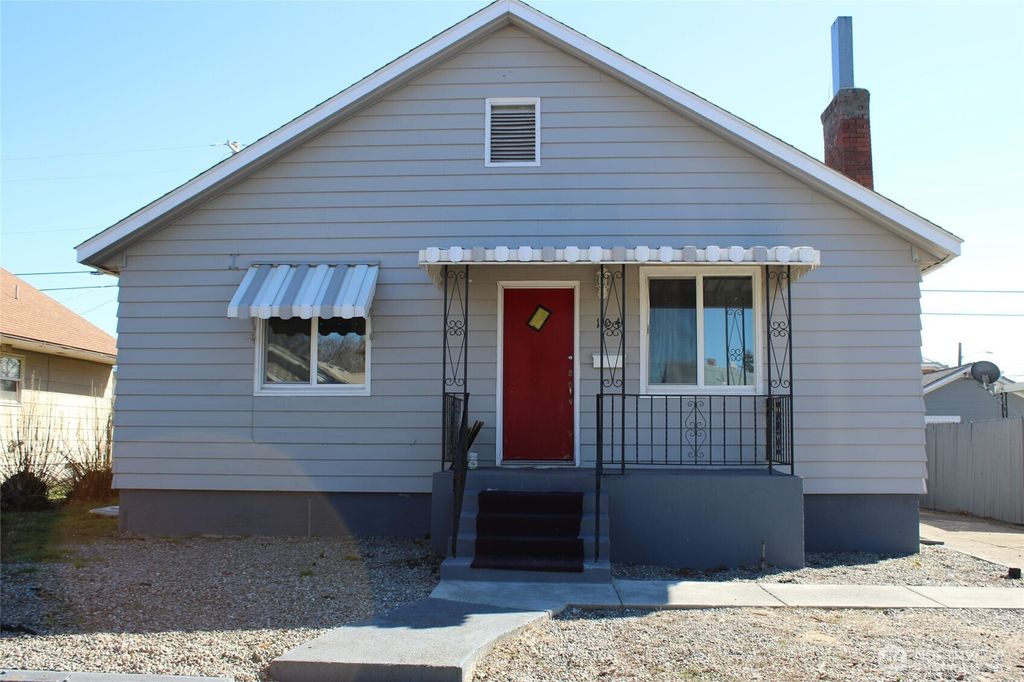 Photo of 104 E 5th Avenue, Ritzville, WA 99169 (MLS # 2486194)