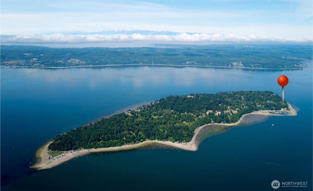 Photo of 24 E Port Gardener Drive, Everett, WA 98206 (MLS # 2502180)