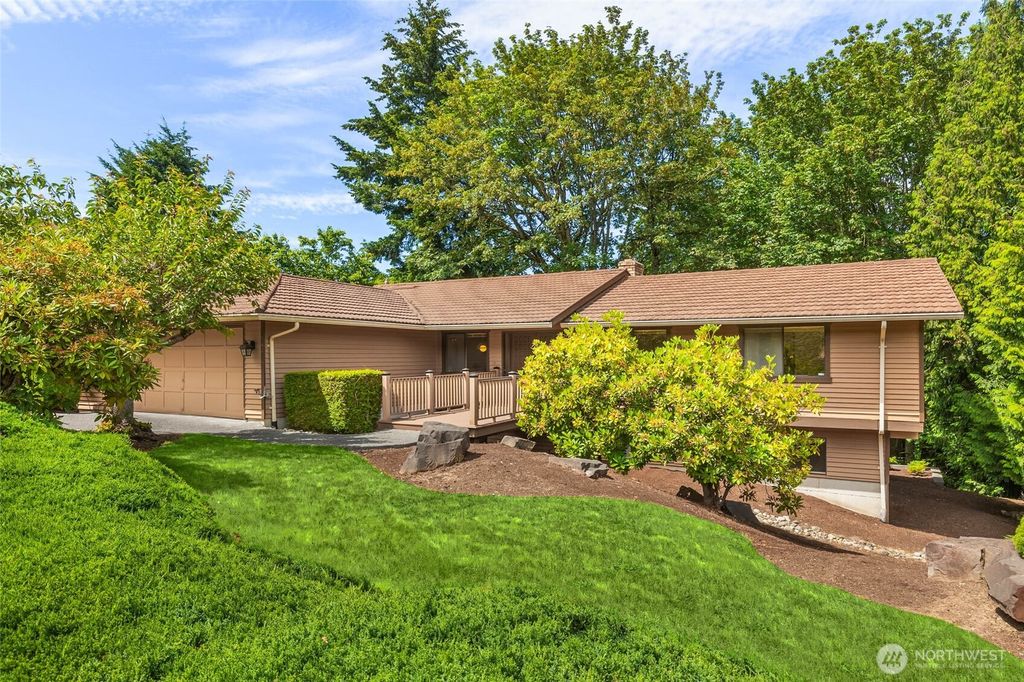 Photo of 14724 SE 49th Street, Bellevue, WA 98006 (MLS # 2544701)