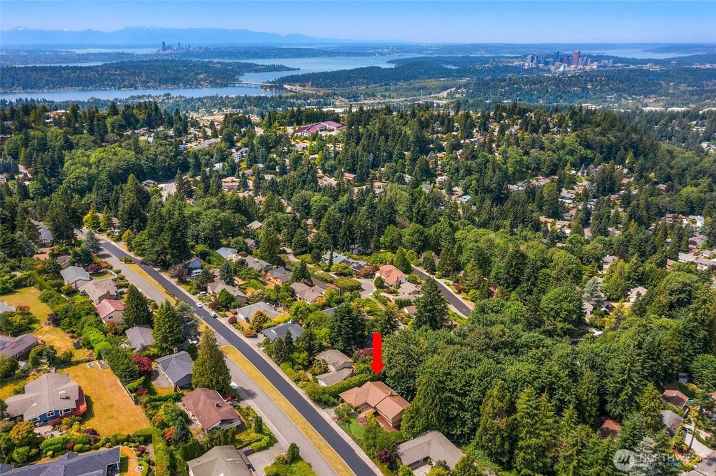 Photo of 14724 SE 49th Street, Bellevue, WA 98006 (MLS # 2544701)