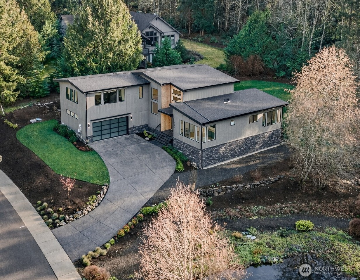 9741 NE White Horse Drive