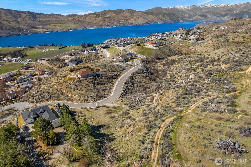 Photo of 104 Crest Drive, Chelan, WA 98816 (MLS # 2497193)