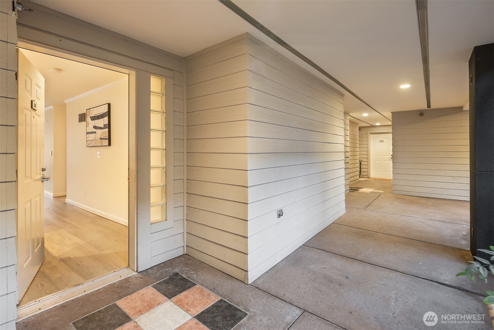 1417 Queen Anne Avenue N 303