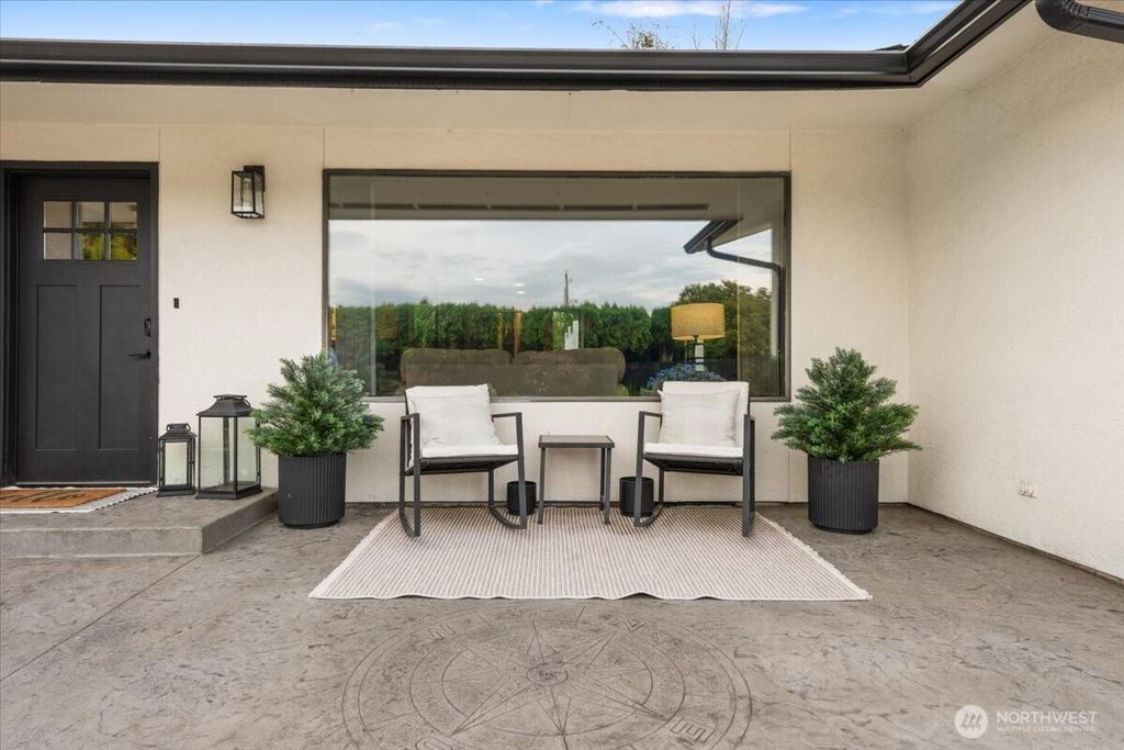 Photo of 38005 192nd Avenue SE, Auburn, WA 98092 (MLS # 2468213)