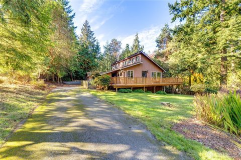 Photo of 2872 Hi Crest Rd, Langley, WA 98260 (MLS # 2444139)