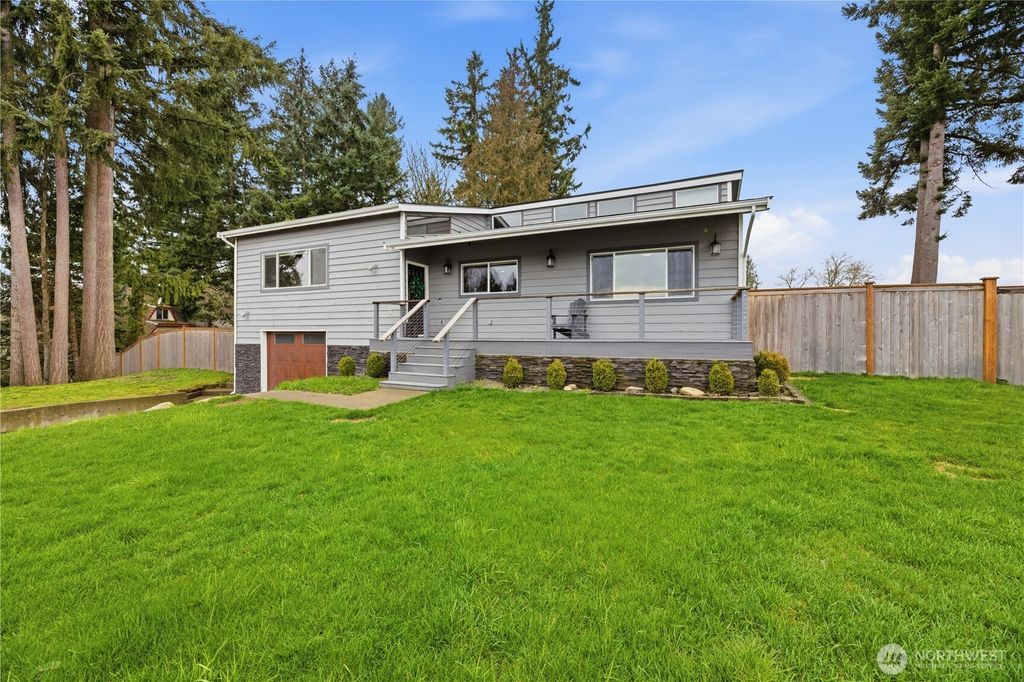 Photo of 21015 30th Street Ct E, Lake Tapps, WA 98391 (MLS # 2493993)