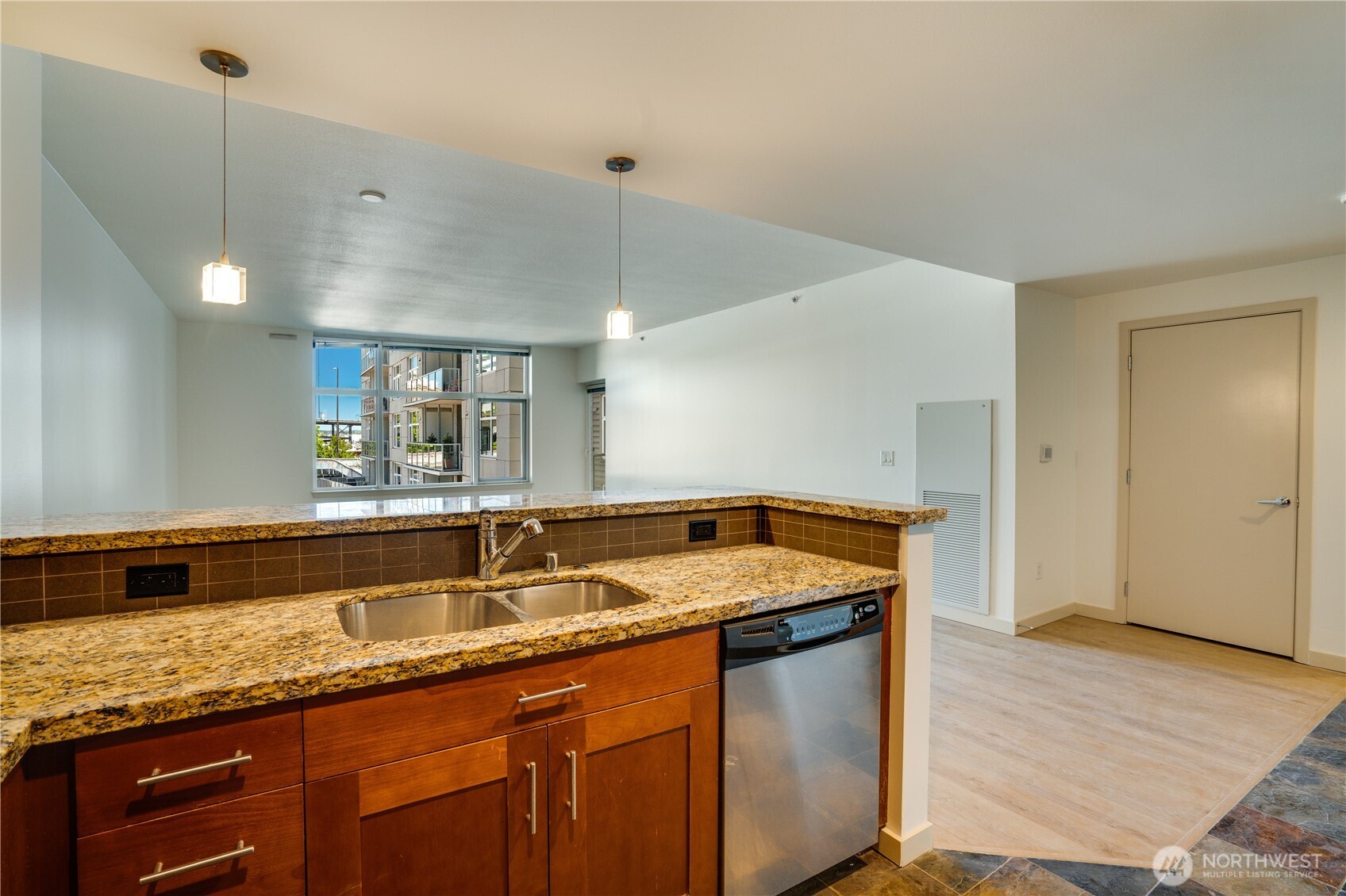 1515 Dock Street 306