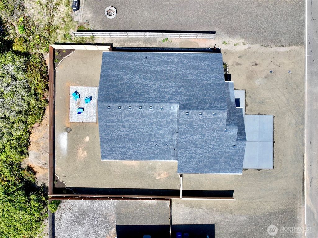 Photo of 917 Ocean Shores Blvd Boulevard SW, Ocean Shores, WA 98569 (MLS # 2528029)